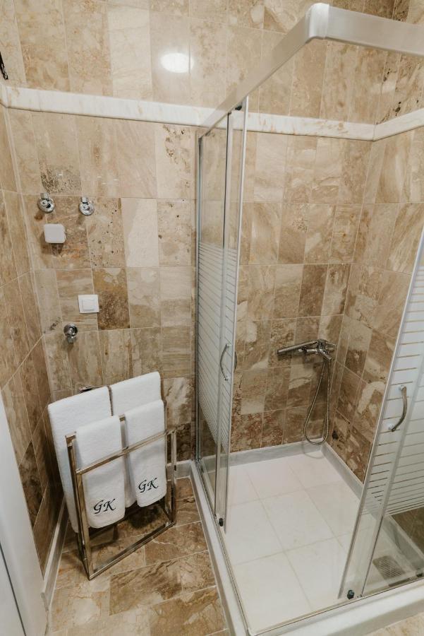 Blue And White Luxury Suites Nea Kallikrateia Bagian luar foto