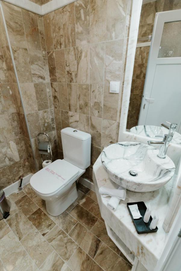 Blue And White Luxury Suites Nea Kallikrateia Bagian luar foto